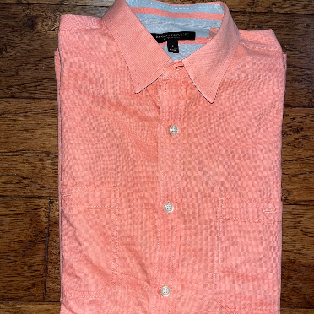 Banana Republic Men's Coral Button Down Shirt